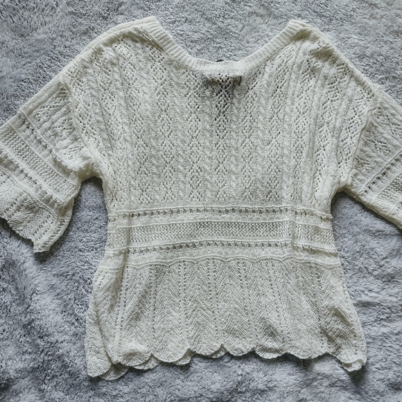 Rain| Size XS Off White/ Ivory Top - Picture 4 of 4